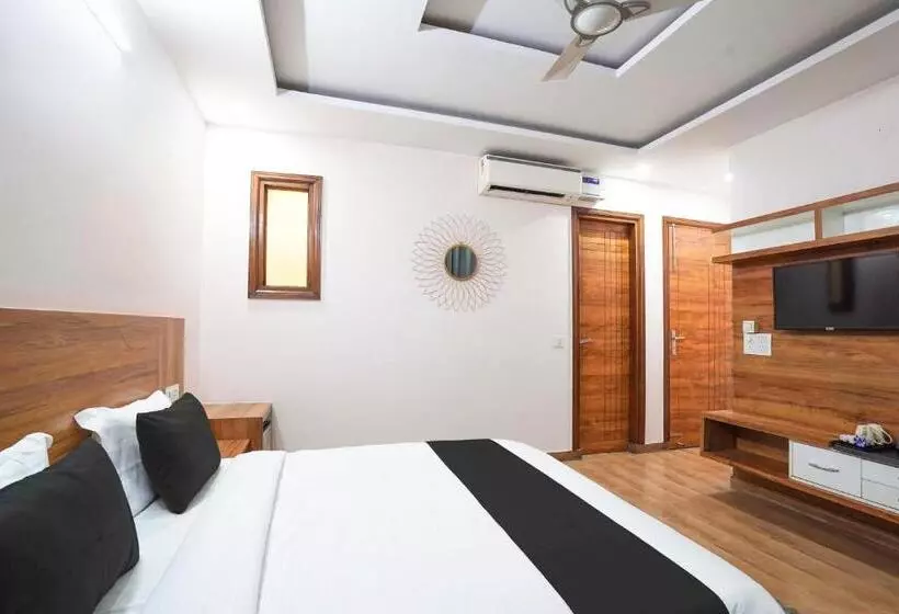 ホテル Townhouse 1337 Shavin Manor
