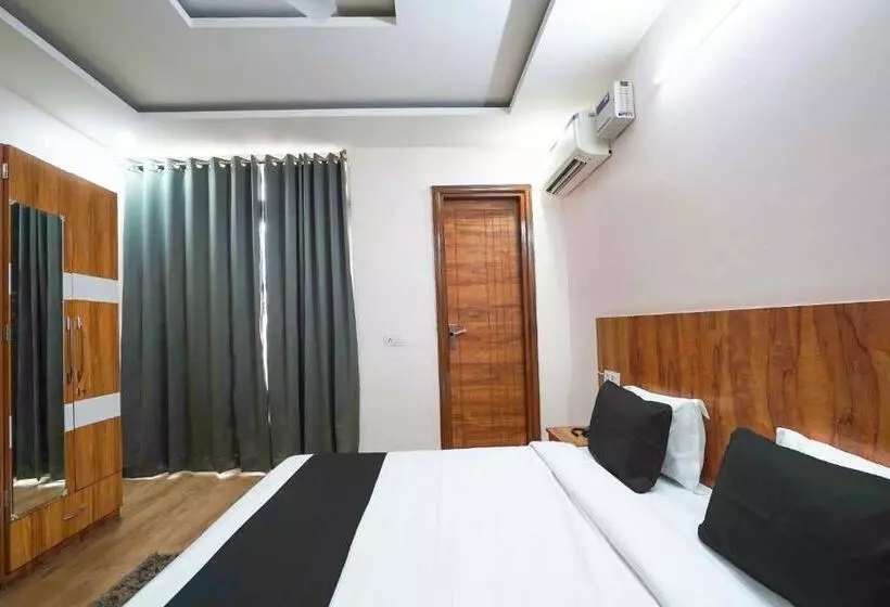 ホテル Townhouse 1337 Shavin Manor