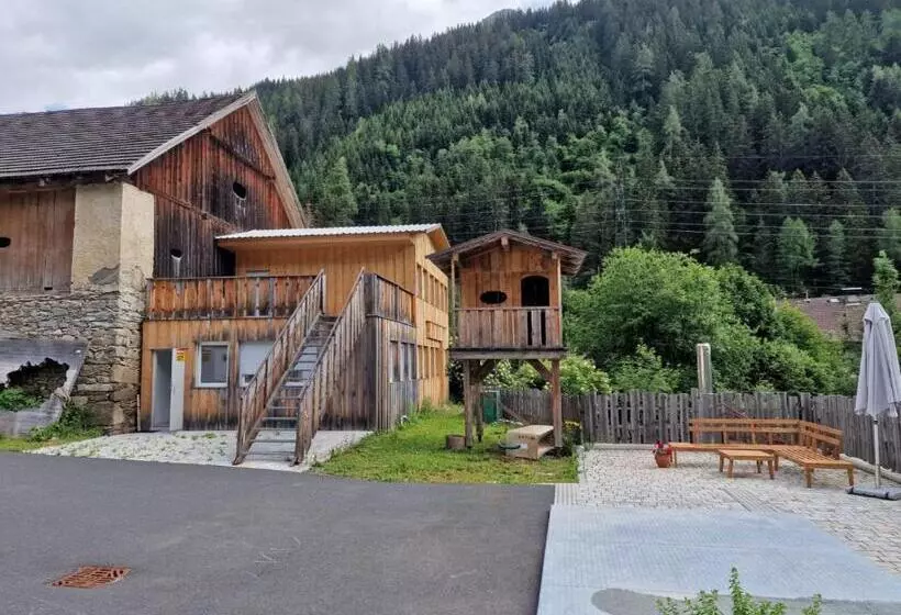 カプセルホテル Gletscher Trail Hostel