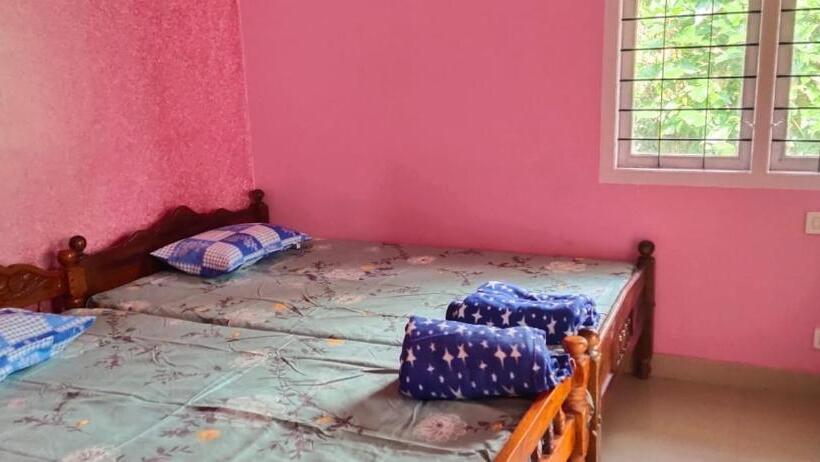 בית מלון כפרי Jacaranda Resorts