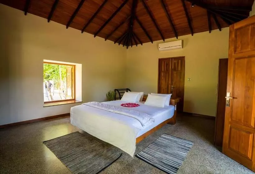 Hotelli Omkara Rekawa