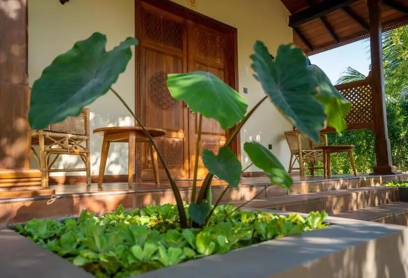 Hotelli Omkara Rekawa