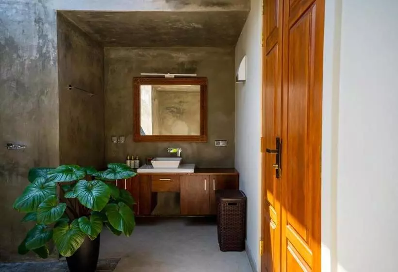 Hotelli Omkara Rekawa