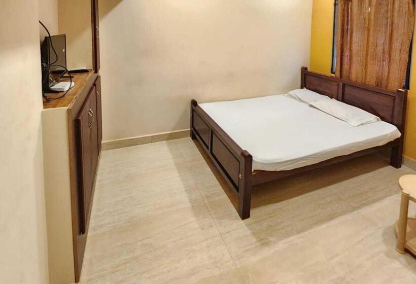 בית מלון כפרי Oyo Flagship Gk Lodge