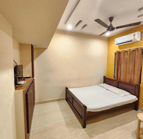 בית מלון כפרי Oyo Flagship Gk Lodge