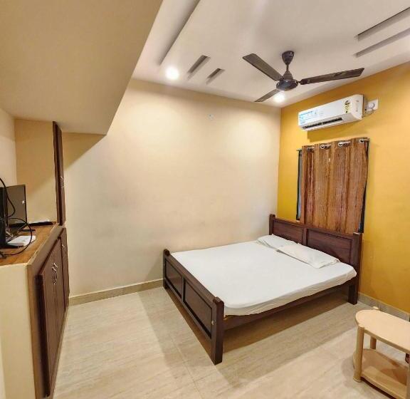 בית מלון כפרי Oyo Flagship Gk Lodge