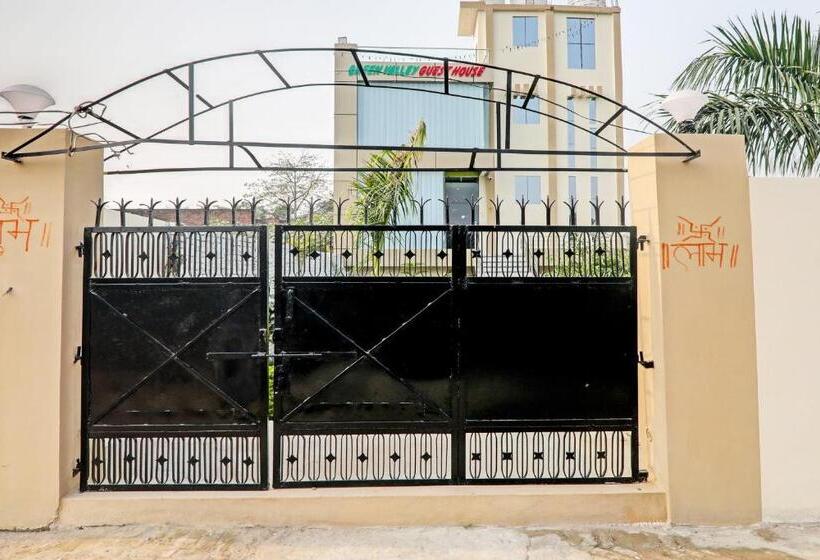 Отель Oyo Green Valley Guest House