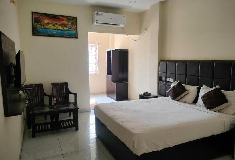 Oyo Flagship Hotel Bommarillu