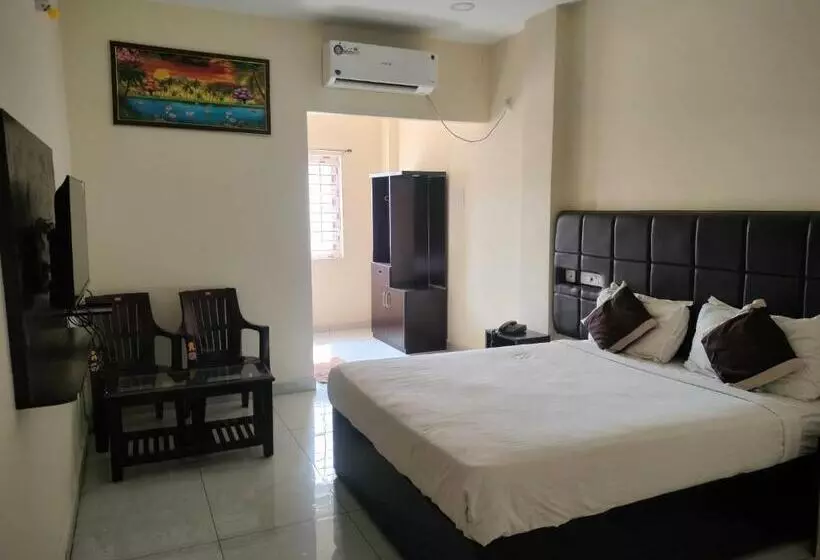 Oyo Flagship Hotel Bommarillu