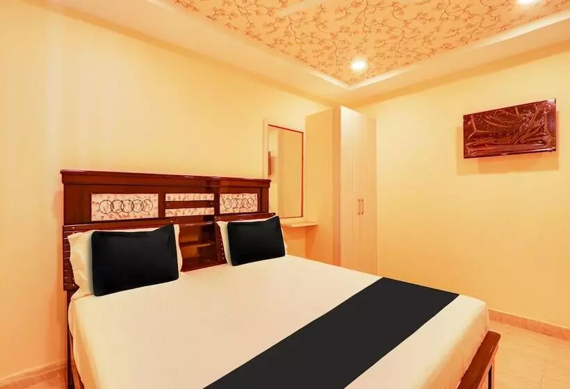 Oyo Flagship Hotel Bommarillu