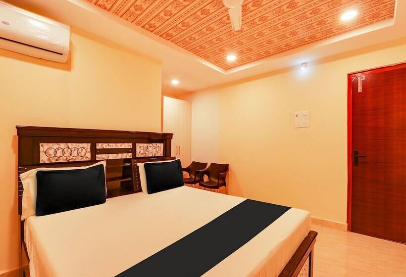 Oyo Flagship Hotel Bommarillu