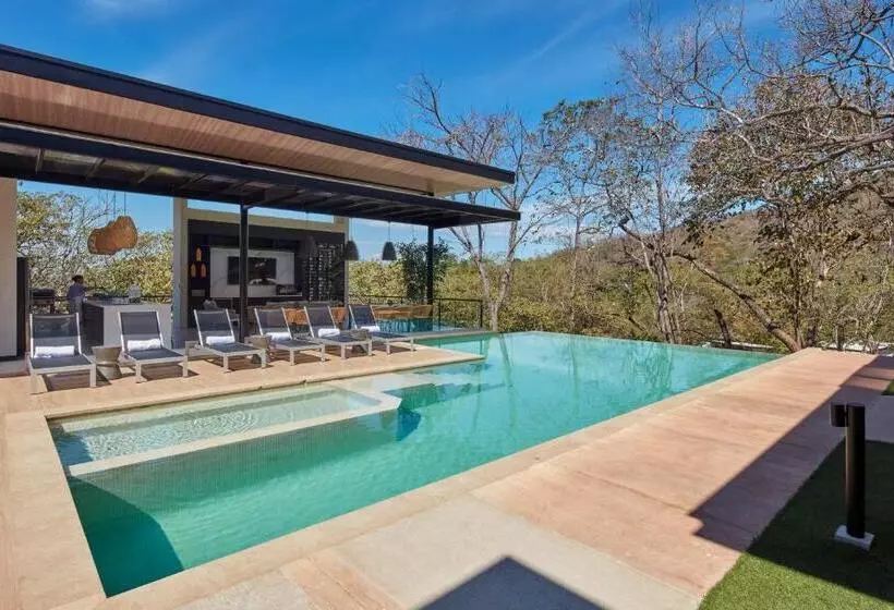 Hotelli Epic Tamarindo Boutique