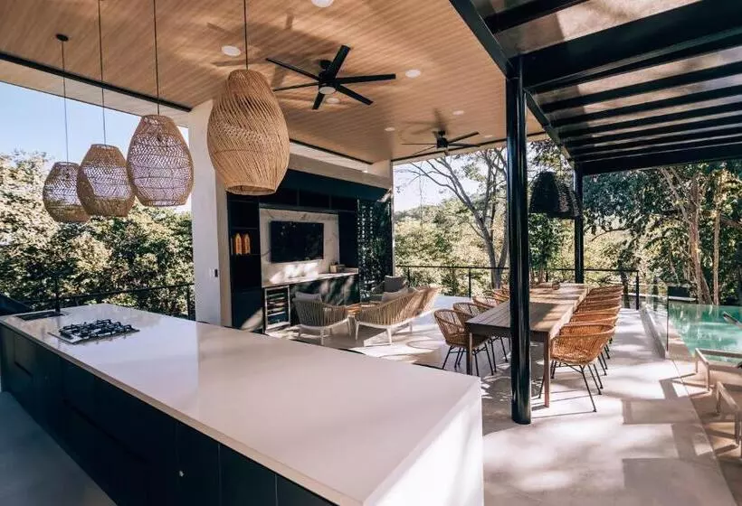 Hotelli Epic Tamarindo Boutique