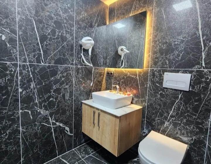 فندق Li̇on Hi̇ll Resort