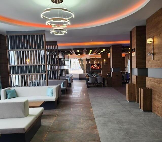 فندق Li̇on Hi̇ll Resort