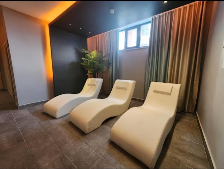 فندق Li̇on Hi̇ll Resort