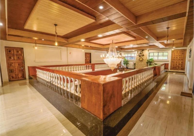 Hotelli Mozar Palace By Joy Suites