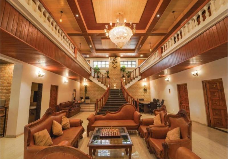 Hotelli Mozar Palace By Joy Suites