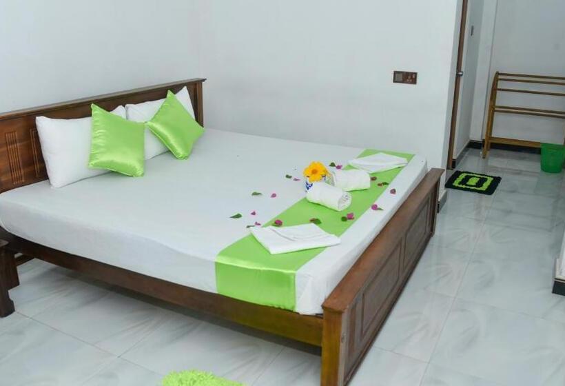 Hotel Prem Nadee Homestay