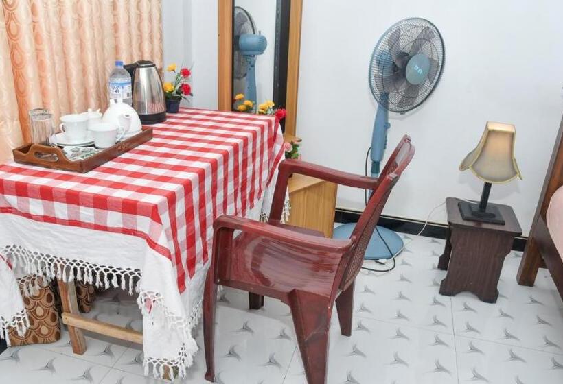 Hotel Prem Nadee Homestay