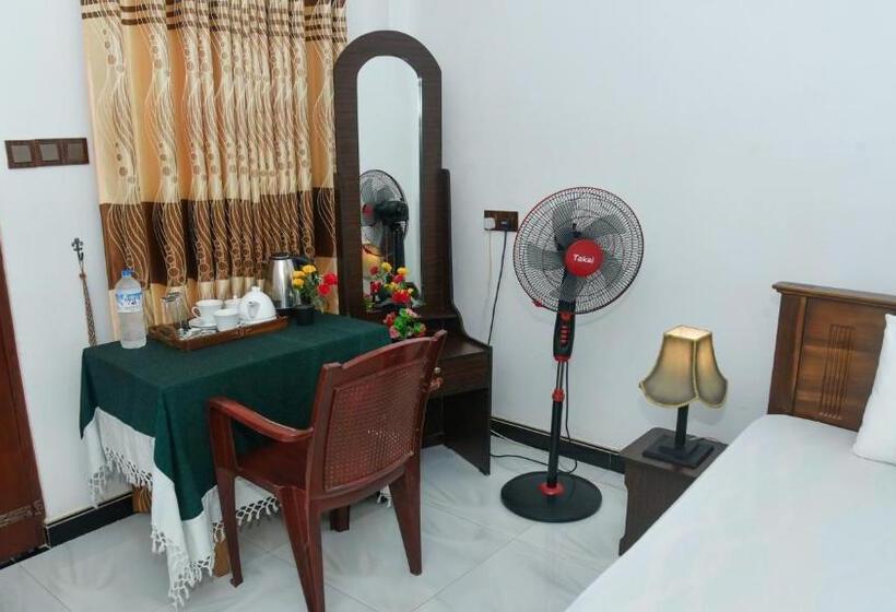 Hotel Prem Nadee Homestay