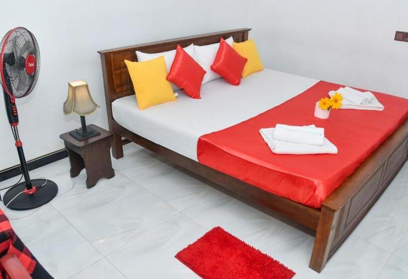 Hotel Prem Nadee Homestay