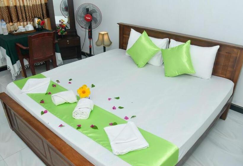 Hotel Prem Nadee Homestay