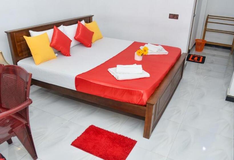 Hotel Prem Nadee Homestay