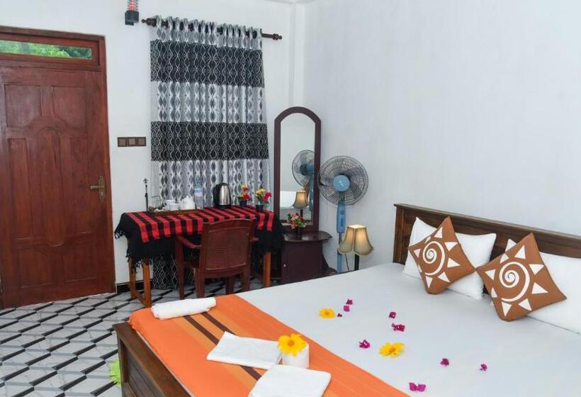Hotel Prem Nadee Homestay