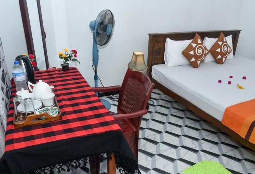 Hotel Prem Nadee Homestay