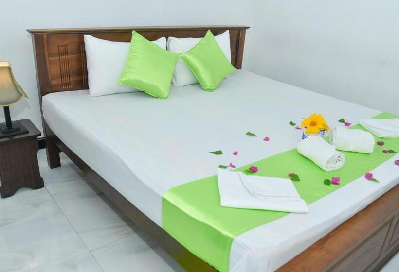 Hotel Prem Nadee Homestay