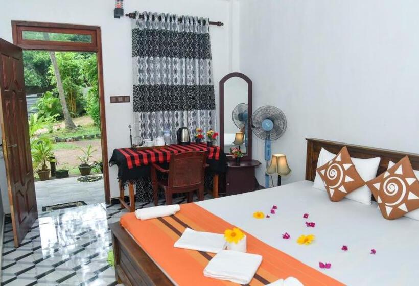 Hotel Prem Nadee Homestay