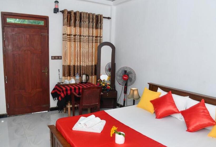 Hotel Prem Nadee Homestay