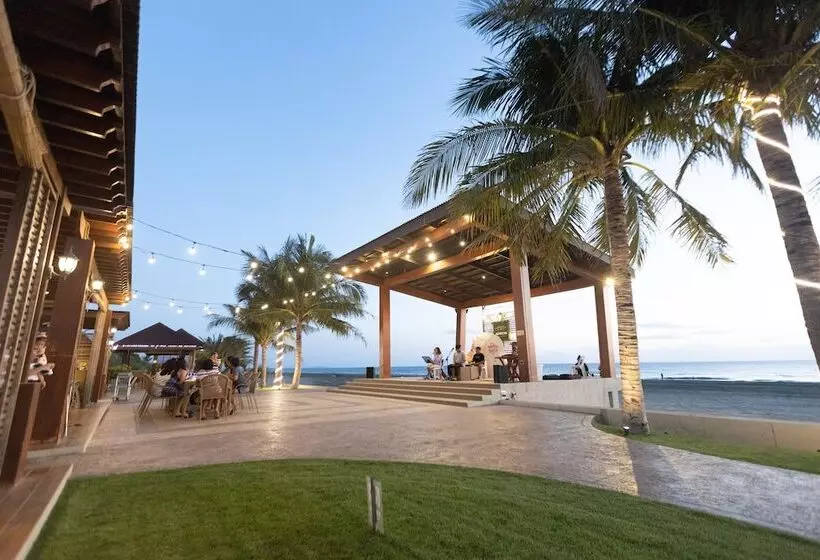 Asaricha Tropical Beach Resort