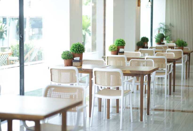 Asaricha Tropical Beach Resort