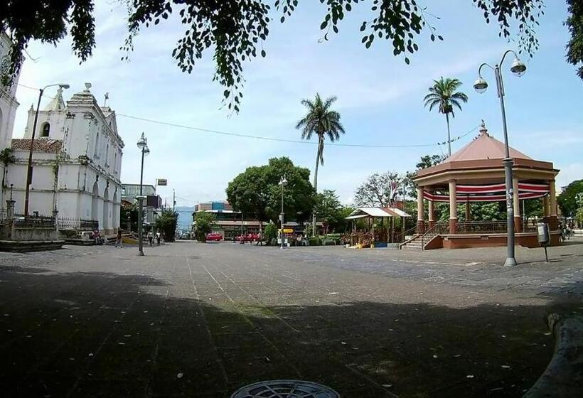 فندق América Heredia