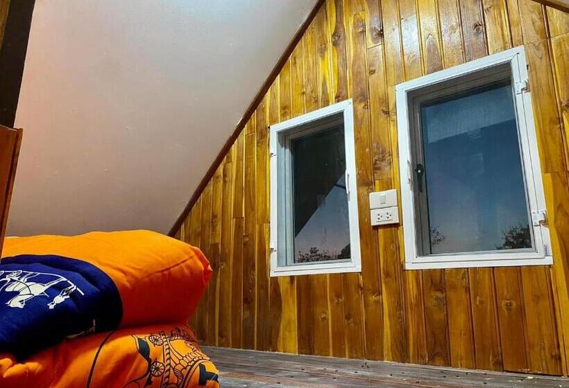 Hôtel สวนเบอร์รีแคมป์ทนายจุฬา Berry Camp Korat