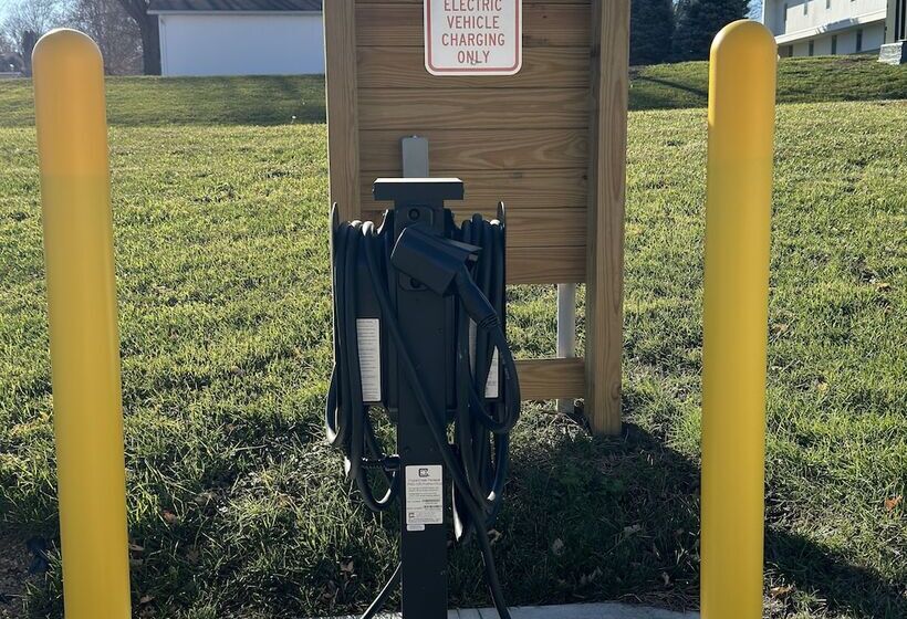 호텔 Country Trails Inn &suites