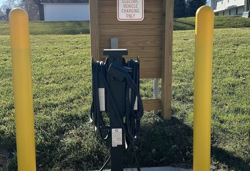 Hotelli Country Trails Inn &suites