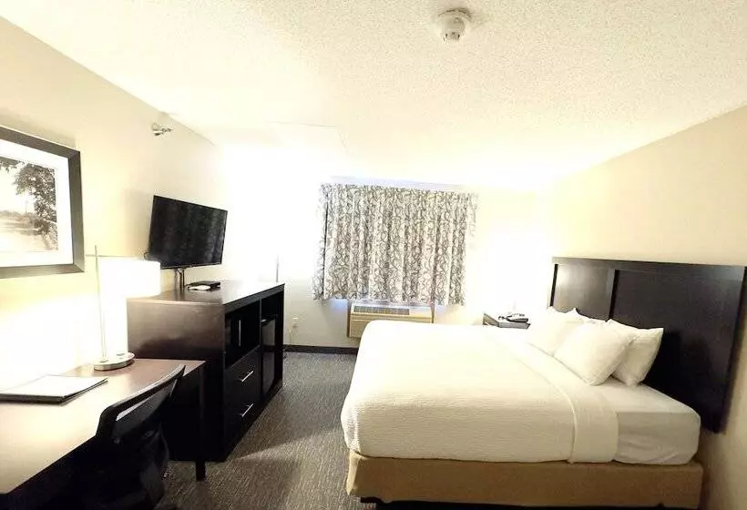 Hotelli Country Trails Inn &suites