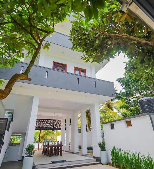 ホテル Moon River Villa