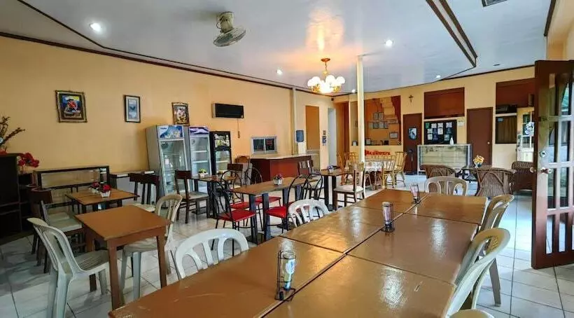 هتل Oyo 1038 William Hearts Pension