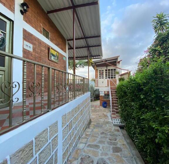 Otel Piscina Macaliz