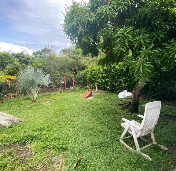 Otel Piscina Macaliz