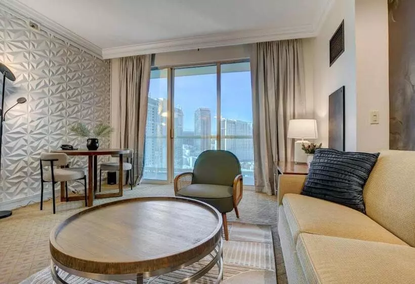 Jewel Suite W/balcony Mgm Signature  23rd Floor Strip View