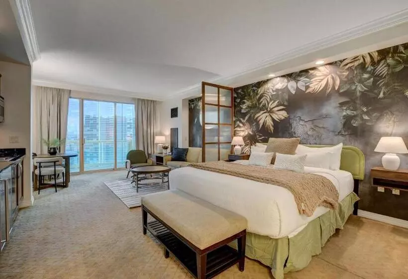 Jewel Suite W/balcony Mgm Signature  23rd Floor Strip View