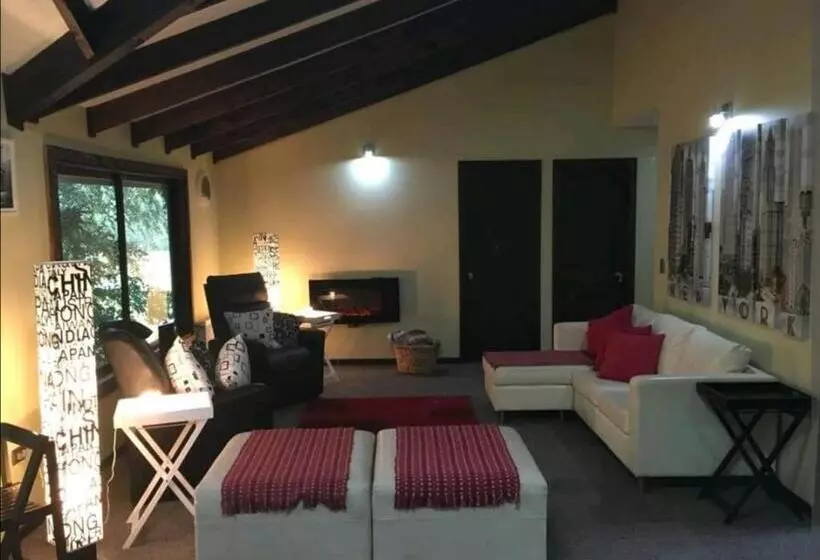 ペンション Hostal Y Cabañas Puerto Pucon