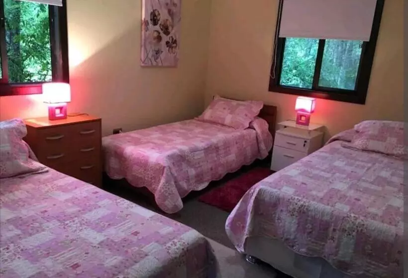 ペンション Hostal Y Cabañas Puerto Pucon