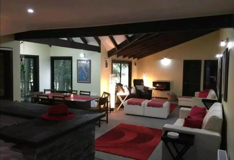 ペンション Hostal Y Cabañas Puerto Pucon