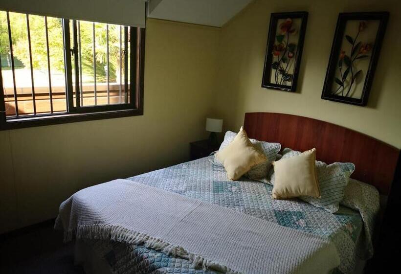 پانسیون Hostal Y Cabañas Puerto Pucon
